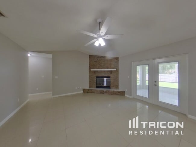 Building Photo - 2504 Orange Tree Dr