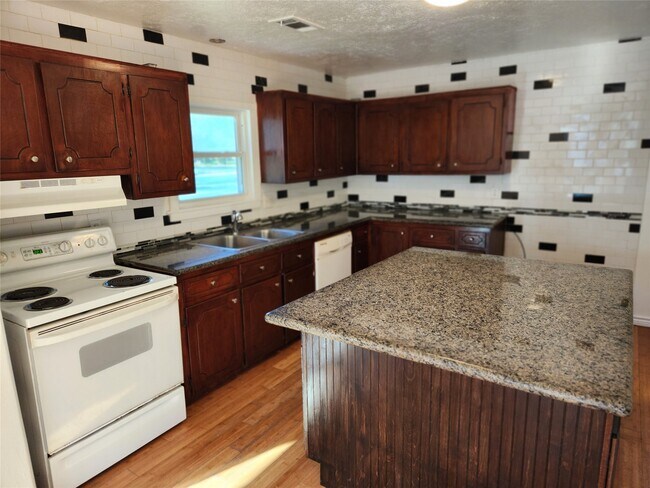 Foto del edificio - 505 Connie St