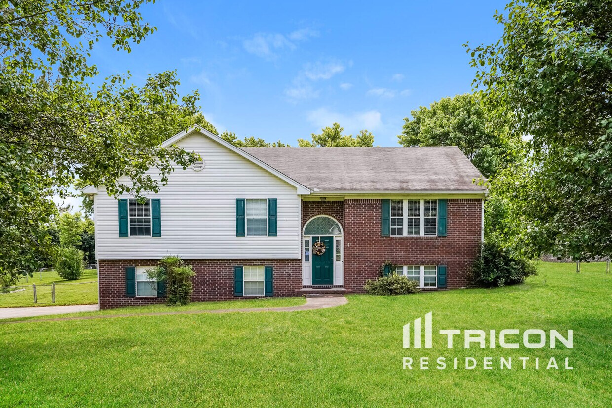Foto principal - 1005 Falcon Crest
