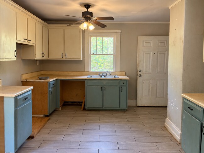 Foto del edificio - 1422 Gillespie Ave