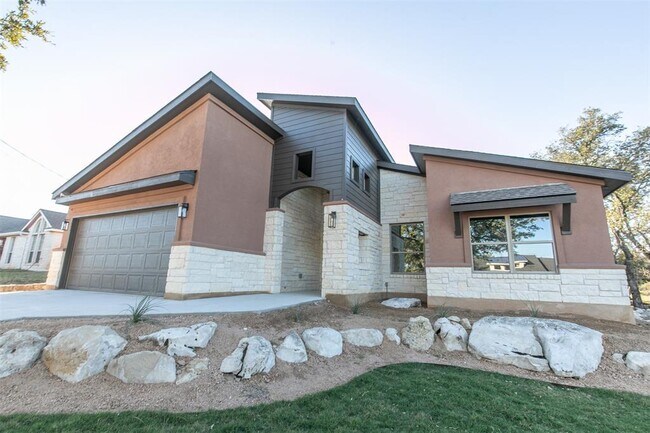 Foto del edificio - 1306 Whitetail Rd