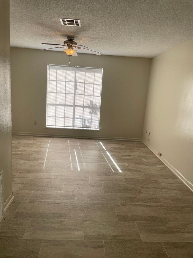 Foto del edificio - 138 Hummingbird Ln