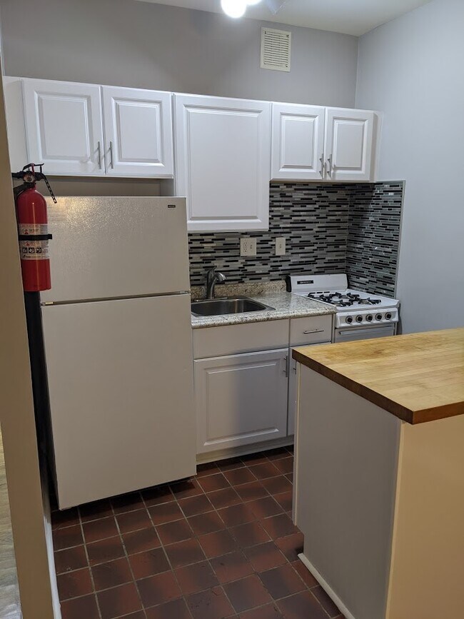 Foto del edificio - 115 E St SE