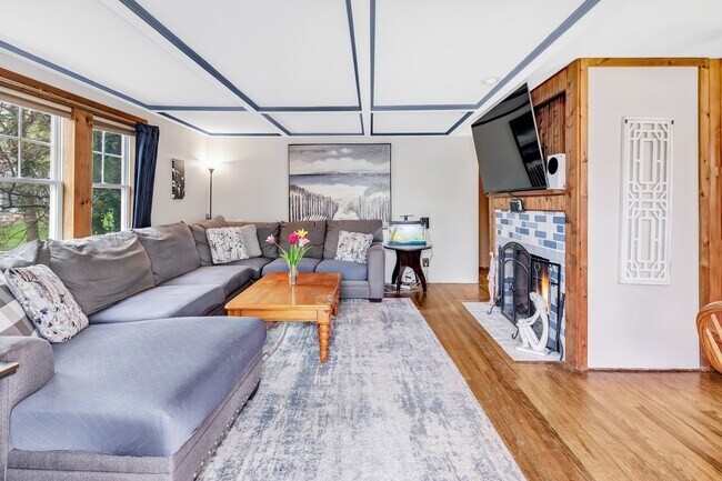 Foto del edificio - 470 Pond Point Ave