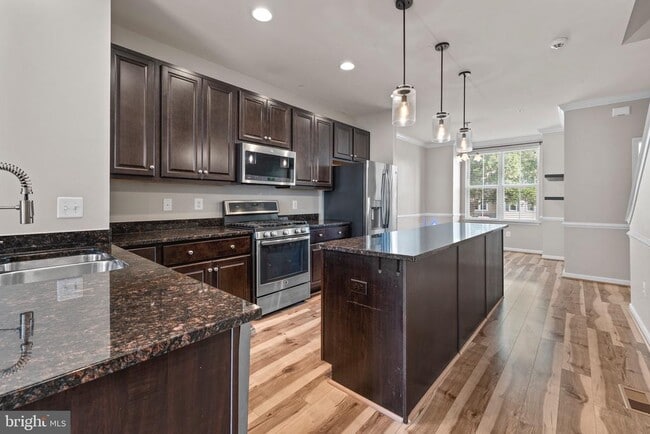 Building Photo - 336 White Oak Way