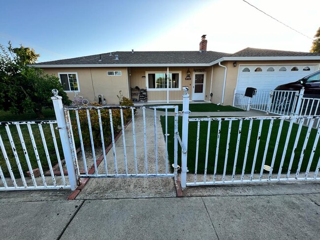 Building Photo - 37733 Arlene Ct