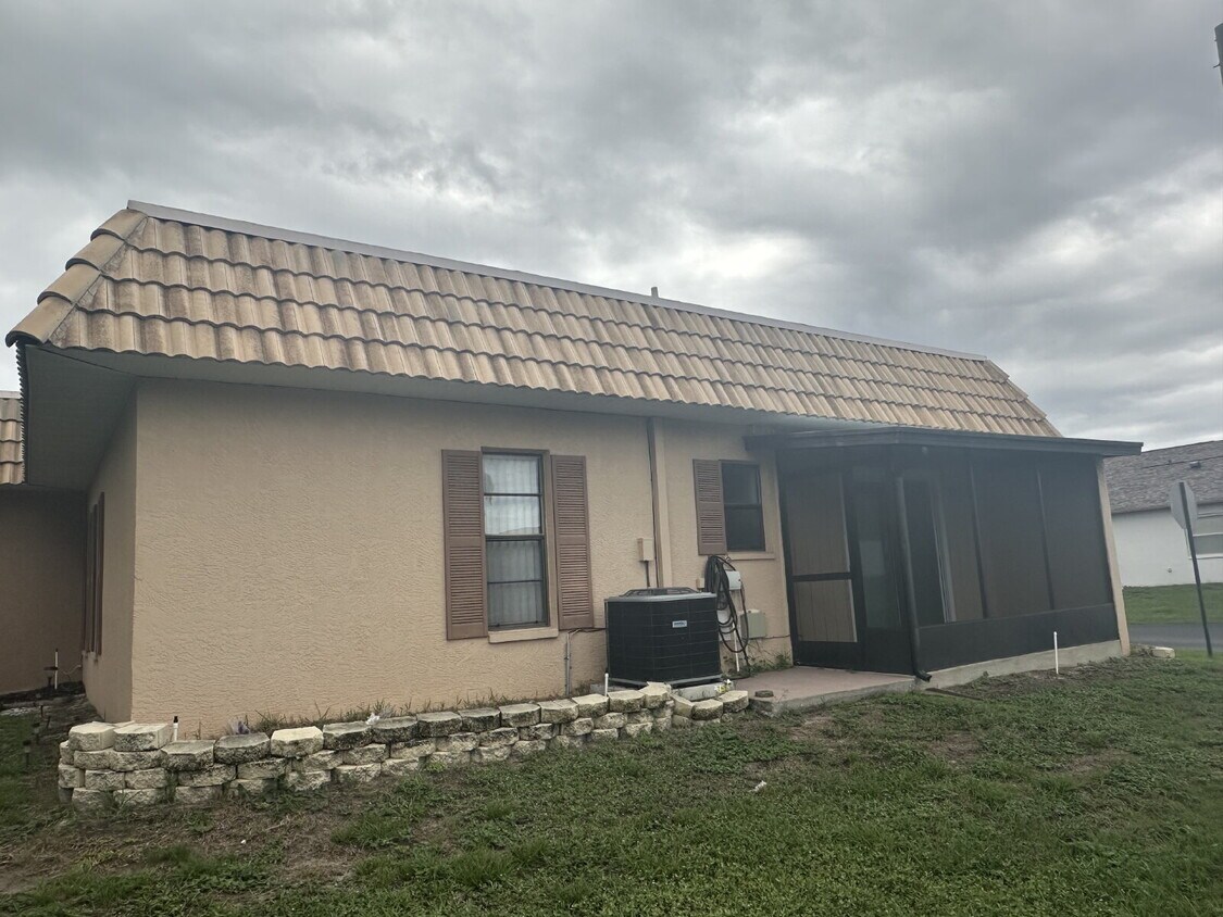 Primary Photo - 2 Bedroom, 2 Bathroom Villa For Rent