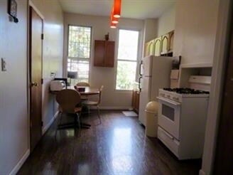Building Photo - 279 Evergreen Ave