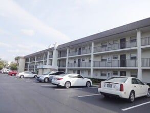 Building Photo - 102 Capri Isles Blvd