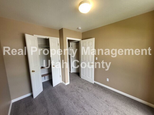 Building Photo - Great Provo Home-Dogs Allowed!