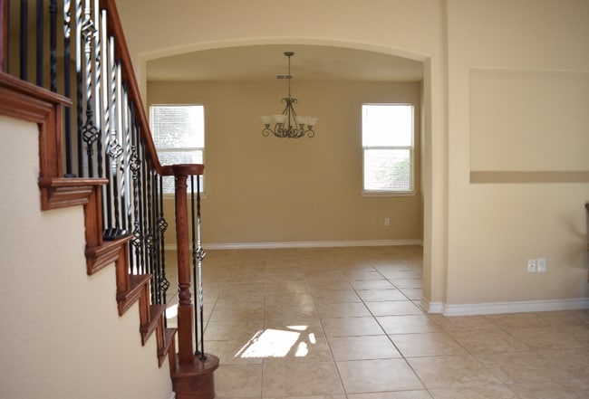 Building Photo - 1435 Nicholas Manor