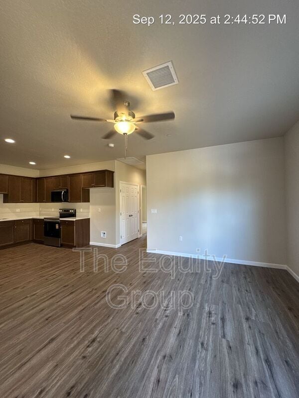 Building Photo - 3624 S County Center Dr