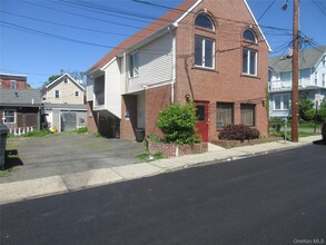 Building Photo - 20 Bridge St