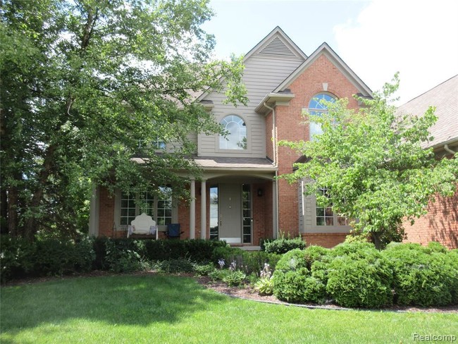Foto del edificio - 18547 Clairmont Cir W