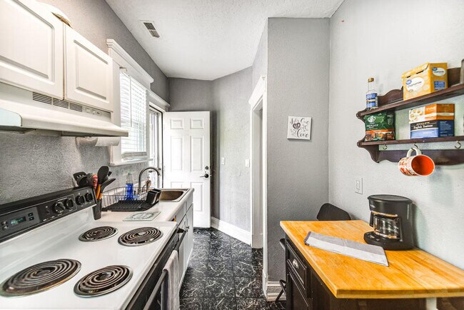 Building Photo - 9501 Granby St