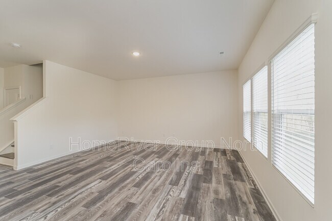 Building Photo - 8929 Myra Way