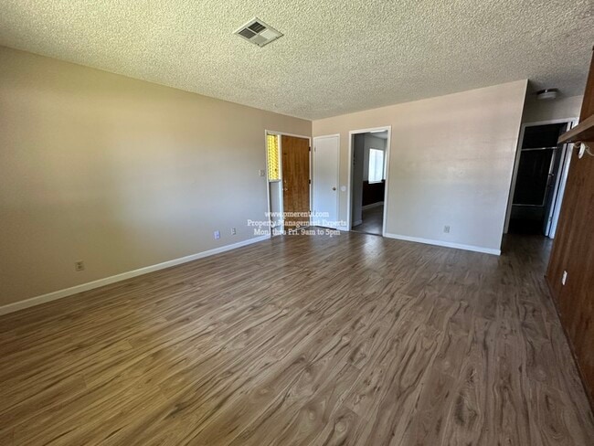 Foto del edificio - 6807 N El Dorado St