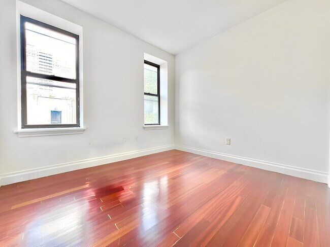 Building Photo - 609 W 137th St