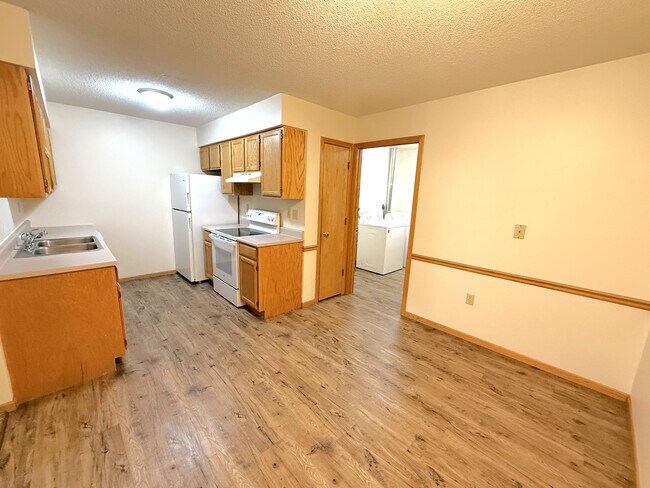 Foto del edificio - 343 Twin Oak Dr