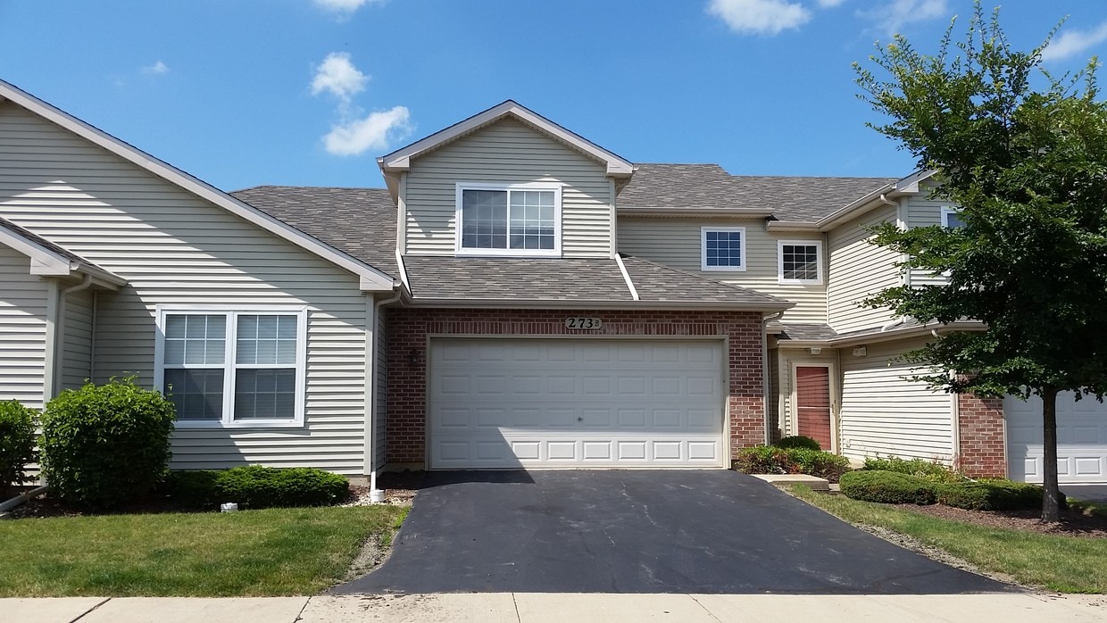 Front of Townhouse - 273 Capitol Dr