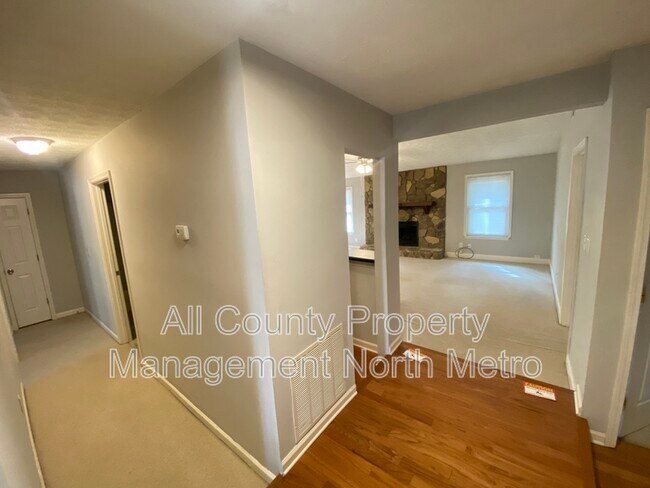 Building Photo - 787 Faye Dr NW