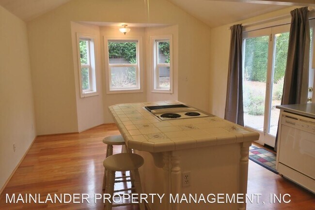 Foto del edificio - 2 br, 1 bath House - 1217 SW CHELTENHAM ST