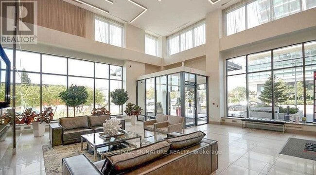 Building Photo - 3975 Grand Park Dr