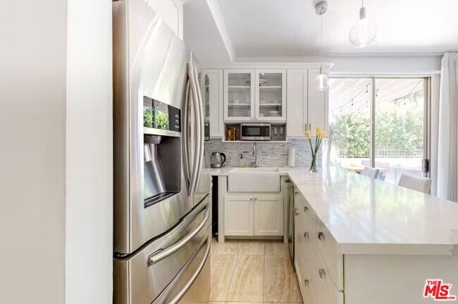 Building Photo - 78155 Cabrillo Ln
