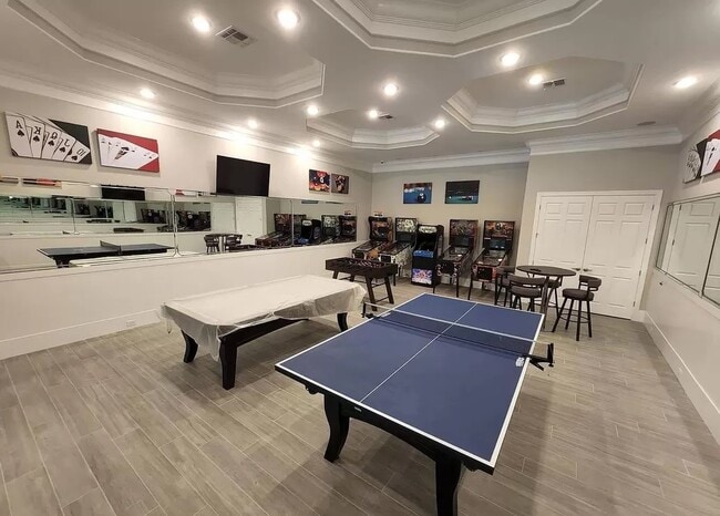 Building Photo - 2001 Caen St