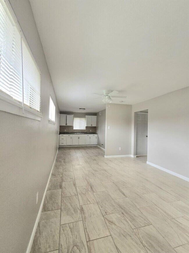 Foto del edificio - 3823 Mt Pleasant St