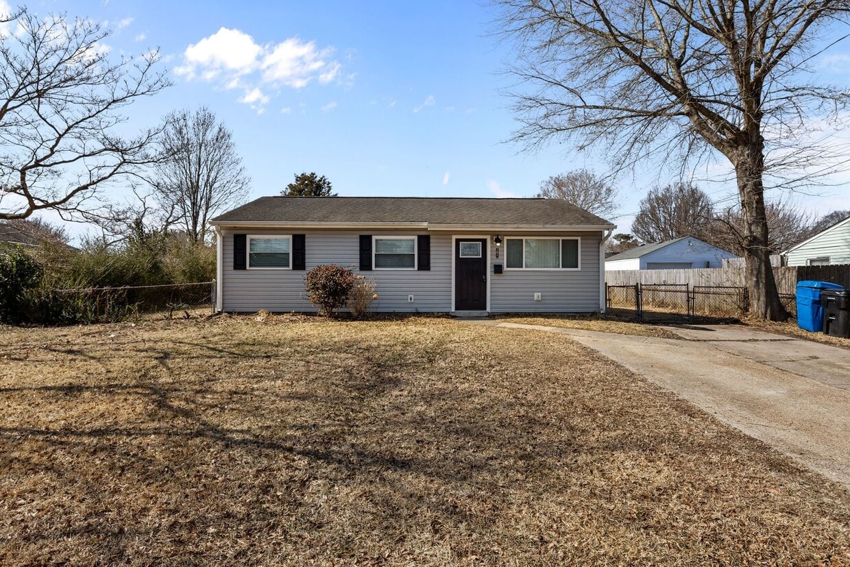 Primary Photo - Just Listed for Rent in Virginia Beach!