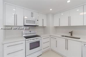 Foto del edificio - 9511 Collins Ave