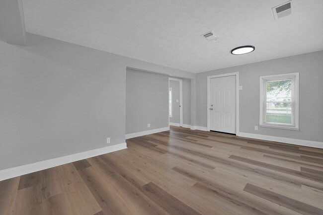 Foto del edificio - Spacious 4 Bedroom Single Family Home – Fe...
