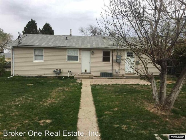 Building Photo - 242 Lark St