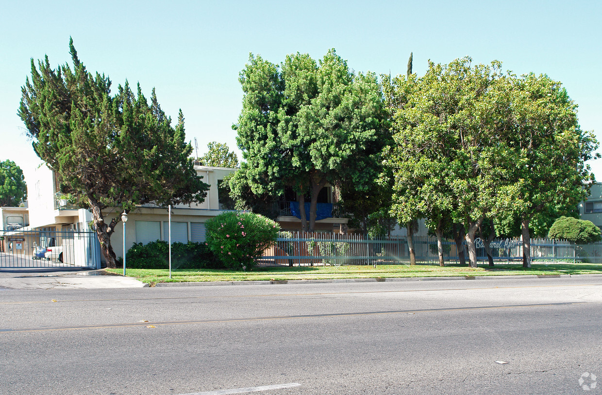 Building Photo - Balmoral Apartments