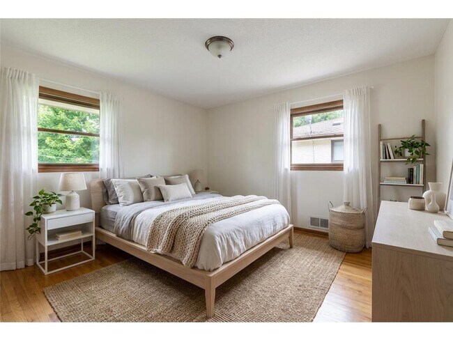 Foto del edificio - 3308 Roosevelt Ct NE