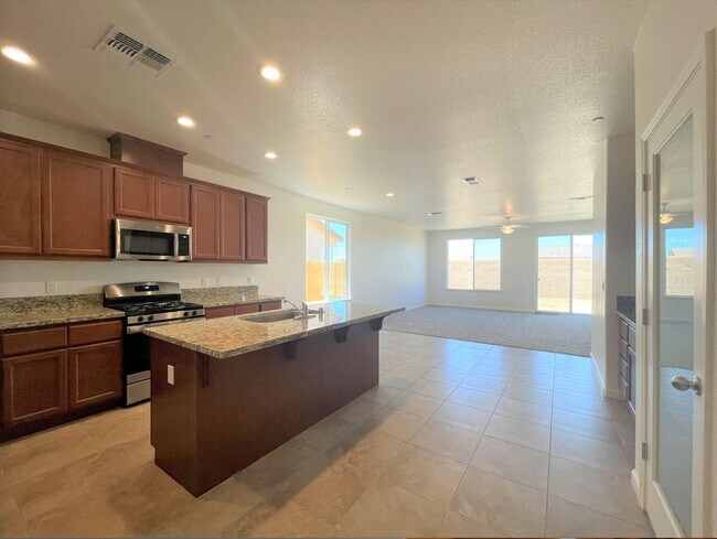 Building Photo - 4427 Andrea Dr