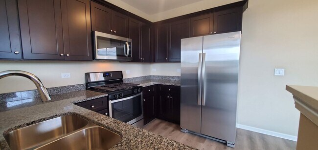 Foto del edificio - Douglas Fir-2Br/2Ba Rental Home-First Floor