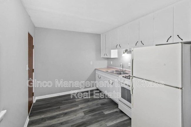 Building Photo - 991 Tollview Ave