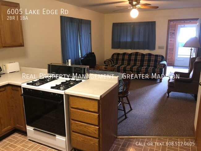 Building Photo - Cozy 2 bed home with Lake Waubesa access!