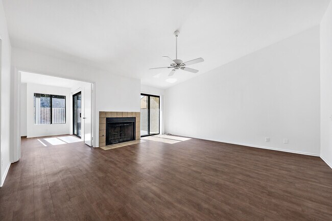 Foto del edificio - 74239 Santa Rosa Cir