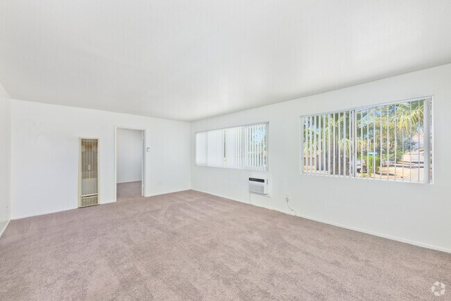 1 habitación, 1 baño - 550 pies cuadrados - Sala de estar - Cherokee Trail Apts