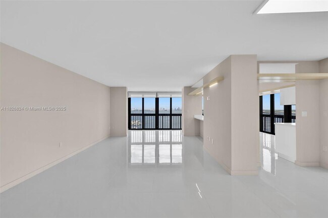 Building Photo - 2333 Brickell Ave