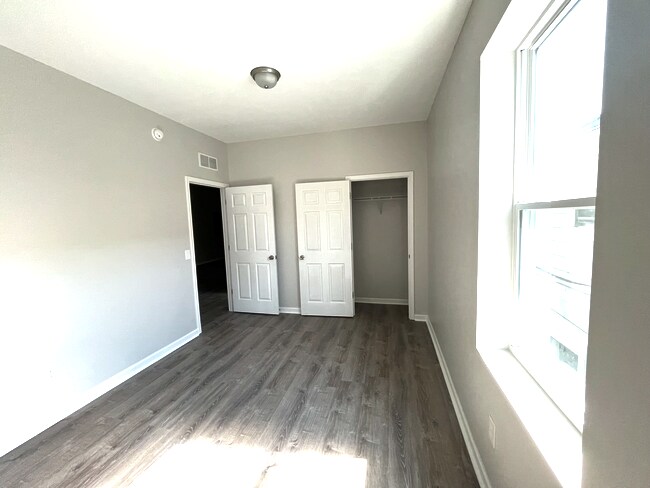 Foto del edificio - 17 W Main St