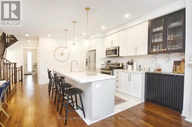 Building Photo - 80 Gower Dr