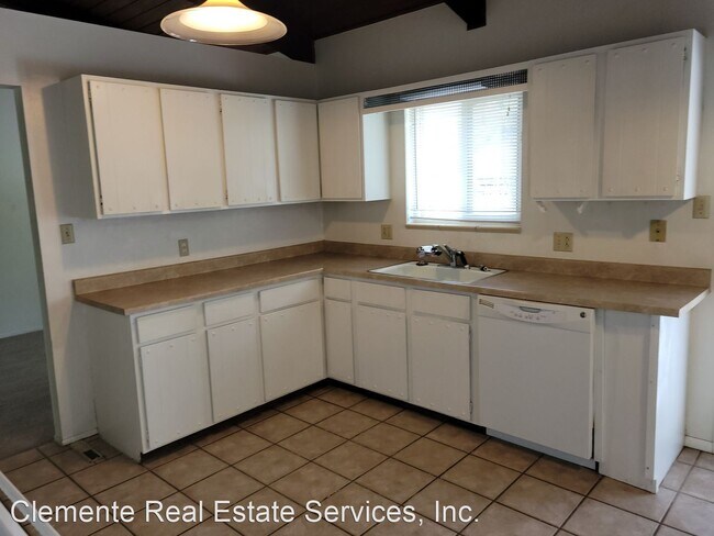 Building Photo - 4 br, 3 bath House - 1338 Chambers Drive