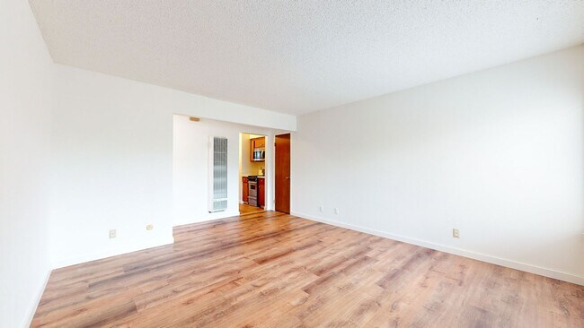 Building Photo - 2727 McGee Ave