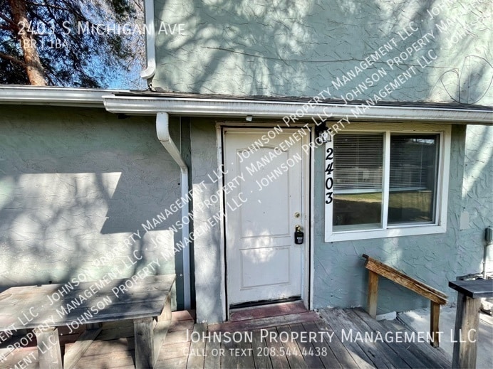 Primary Photo - 2403 S Michigan Ave