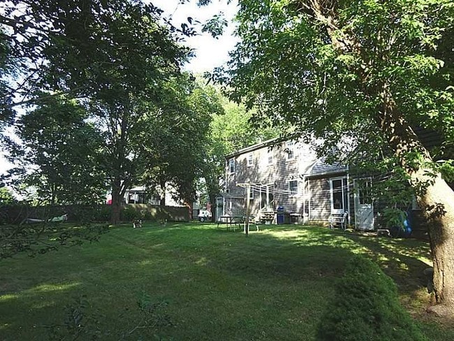 Building Photo - 48 Pleasant St