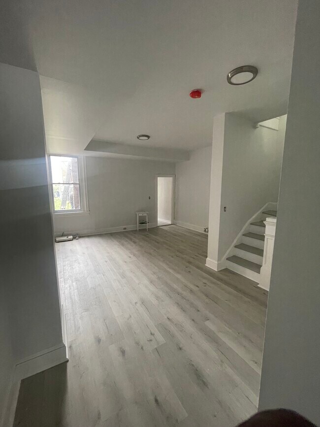 Foto del edificio - 529 Irving St NW